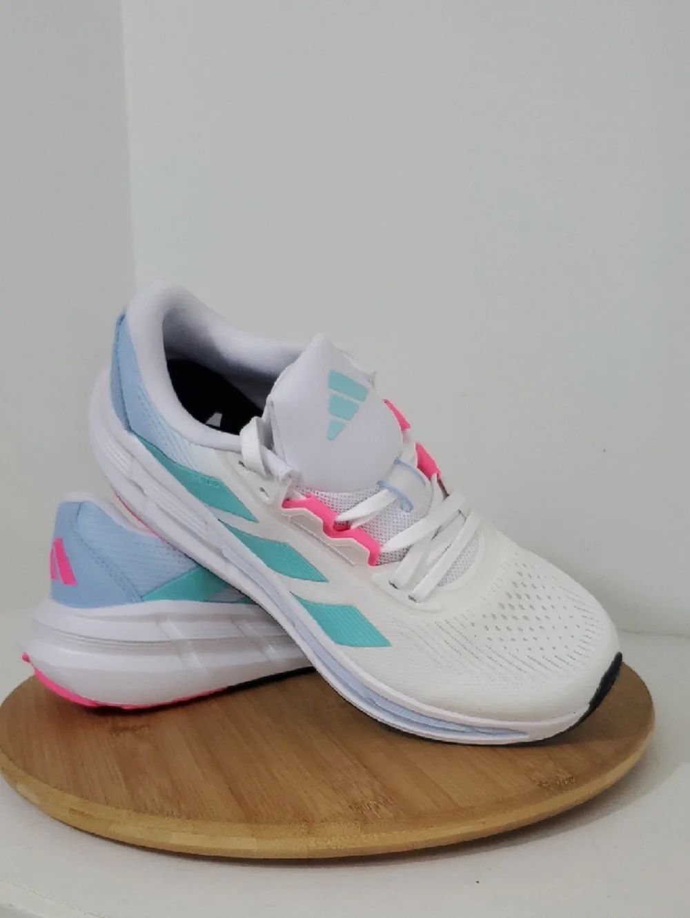 adidas Questar 3 Women's Running Shoes Aqua Pink NIB Size 9.5